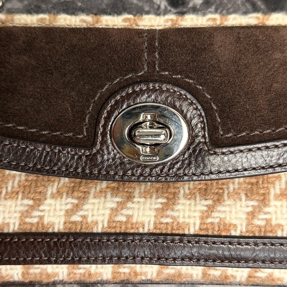 Coach Hamptons Herringbone Tweed Wool, Suede & Leather Trim Turnlock Wristlet